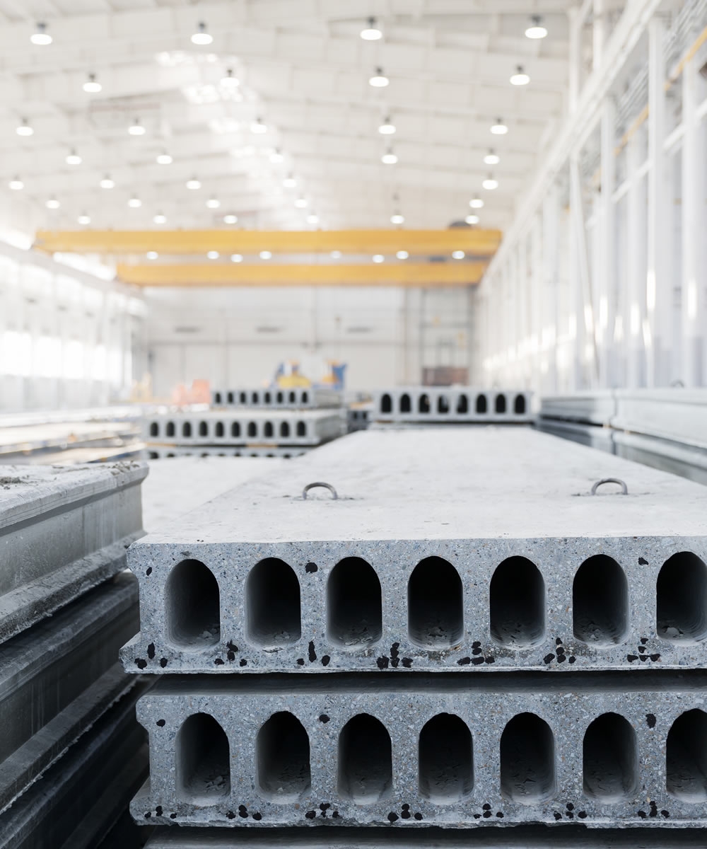 以自動化機器沖輾壓成形。此模板非常輕巧